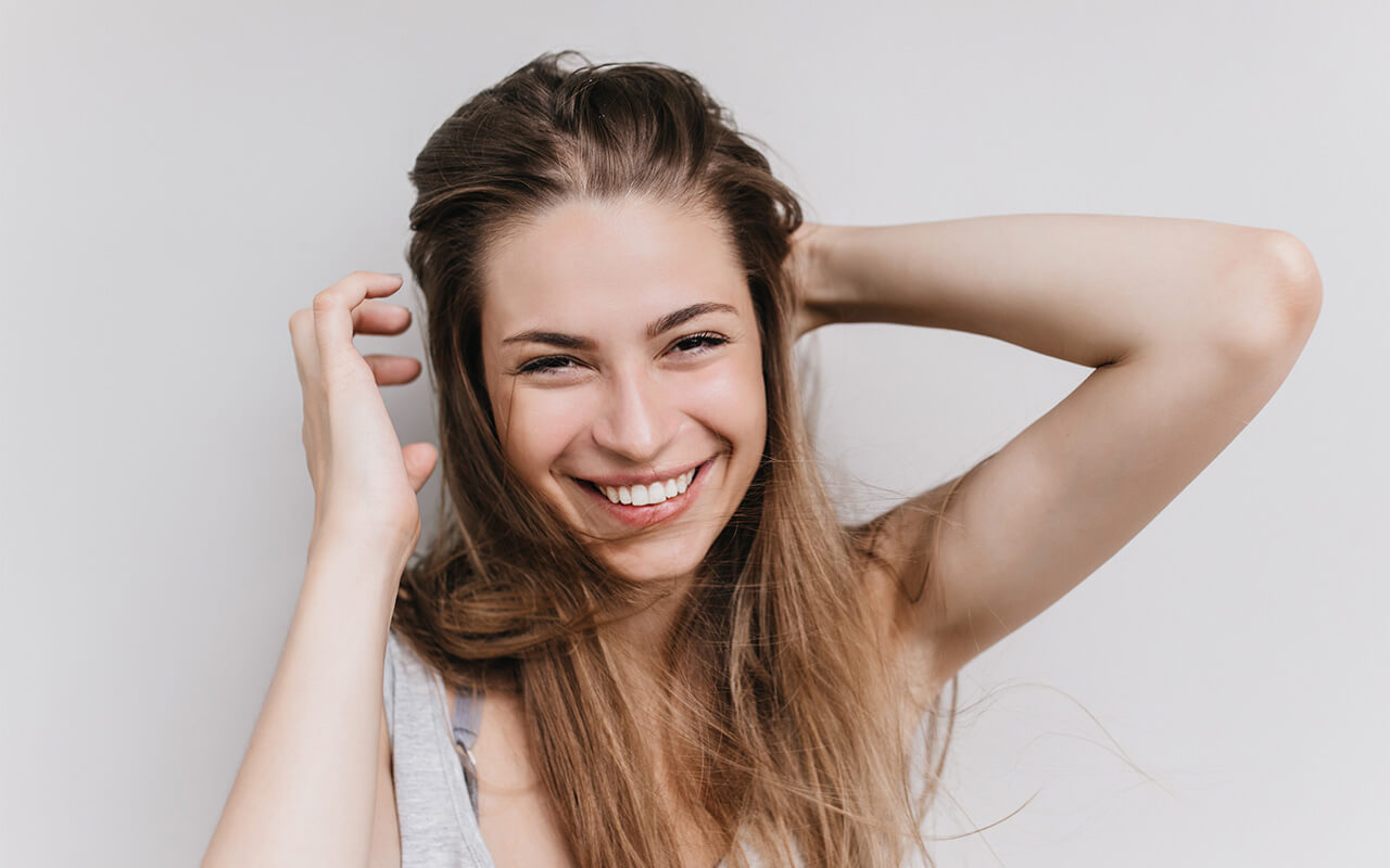 Per un sorriso smagliante a volte non basta lo sbiancamento: le faccette dentali correggono gli inestetismi e garantiscono un’ottima resa estetica faccette dentali che cosa sono e quando si applicano
